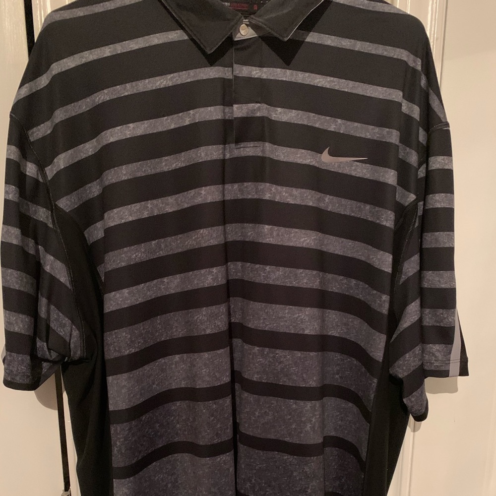 Nike Men's Black Striped Polo Shirt